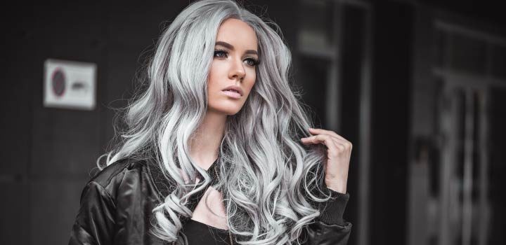 Granny Look - Graue Haare Trend