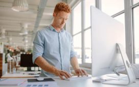 Höhenverstellbarer Schreibtisch