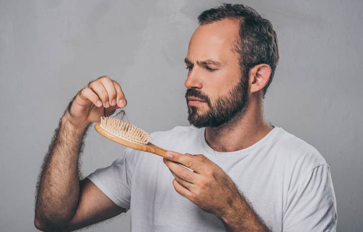 Mythen und Fakten über Haarausfall