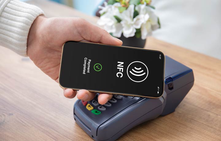 Kontaktlos per NFC: Mit dem Smartphone bezahlen